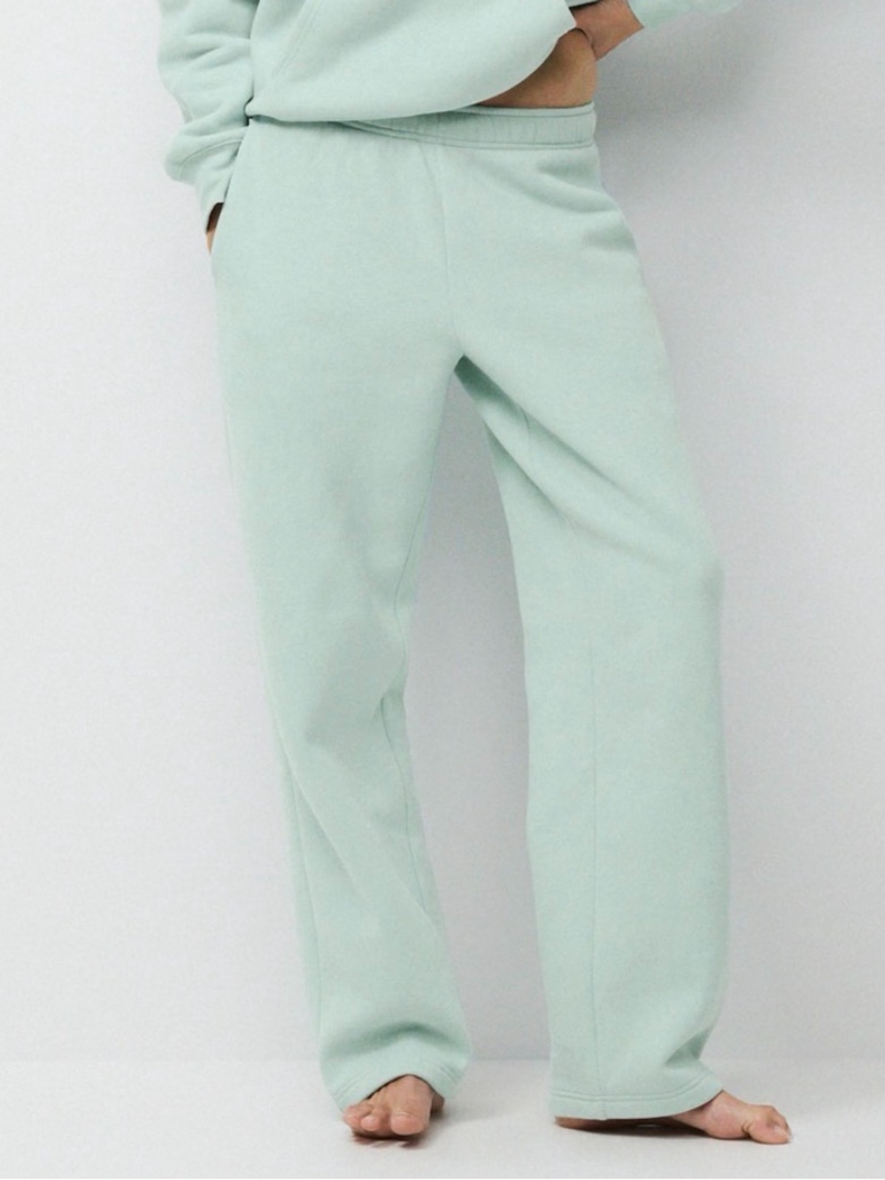 Aritzia aquamarine green Sweatpants mega fit in size XS